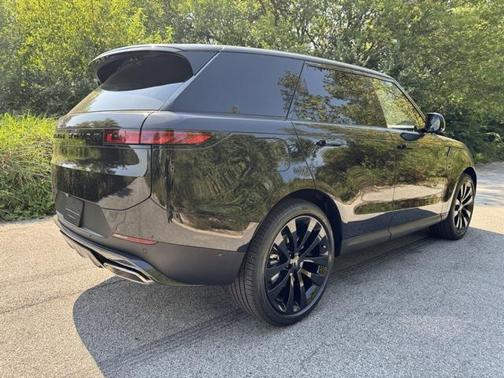 2025 Land Rover Range Rover Sport SE