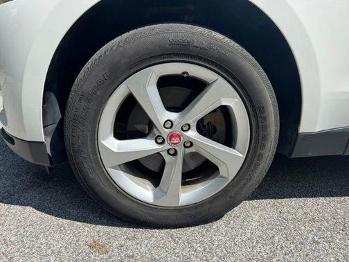 Fuji White 2018 Jaguar F-PACE 35t Premium