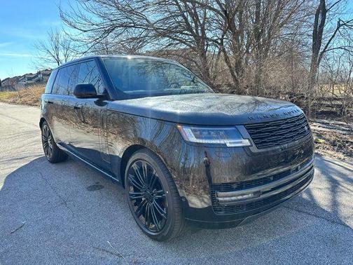 Santorini Black 2026 Land Rover Range Rover P400 SE 7 Seat