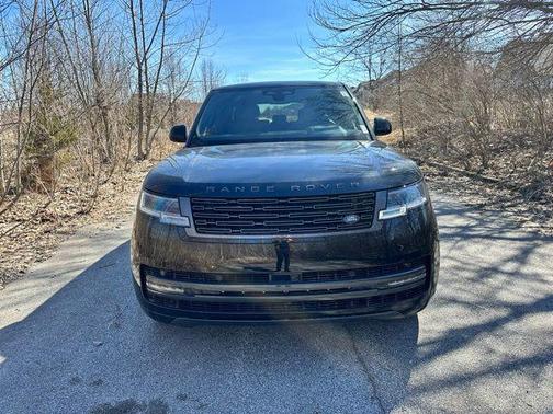 Santorini Black 2026 Land Rover Range Rover P400 SE 7 Seat