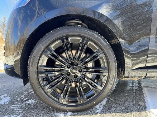 2026 Land Rover Range Rover P400 SE 7 Seat