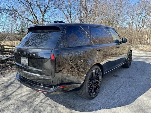 2026 Land Rover Range Rover P400 SE 7 Seat