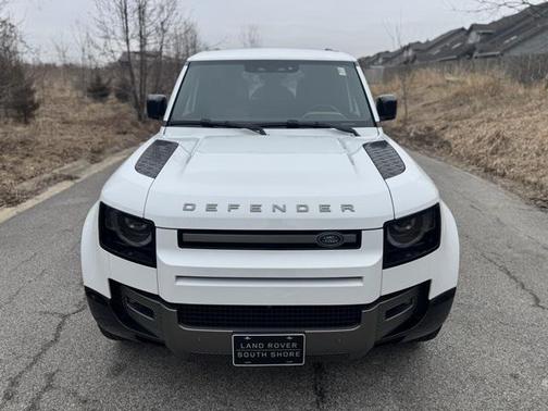 2024 Land Rover Defender 110 P400 X-Dynamic SE