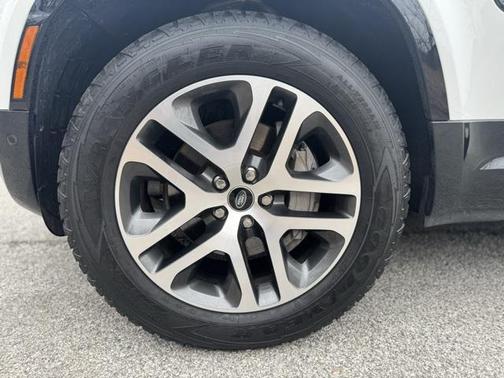 2024 Land Rover Defender 110 P400 X-Dynamic SE