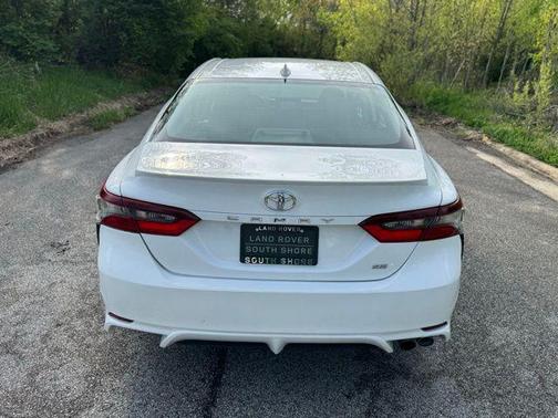 Ice Cap 2024 Toyota Camry SE