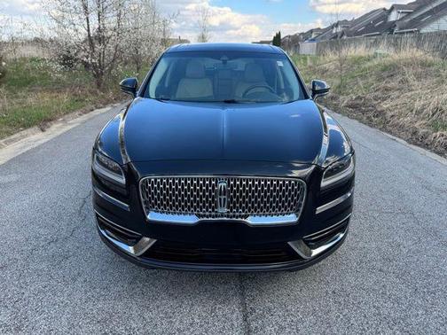 2019 Lincoln Nautilus Select