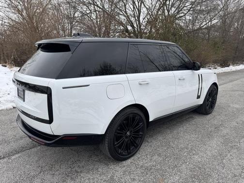 2025 Land Rover Range Rover P400 SE