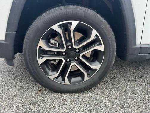 Bright White Clearcoat 2023 Jeep Compass Limited