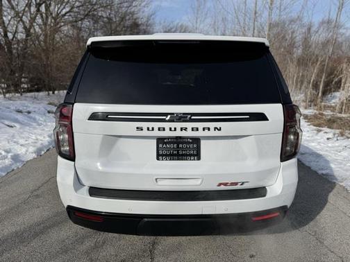 2023 Chevrolet Suburban RST