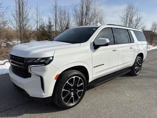 2023 Chevrolet Suburban RST