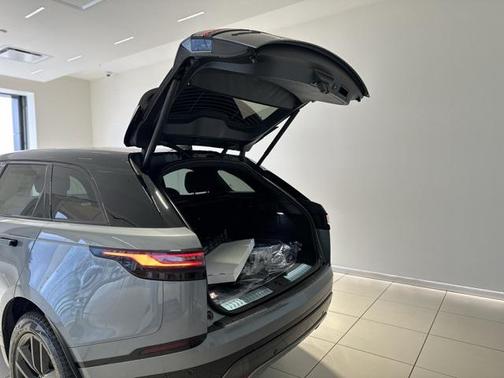 2026 Land Rover Range Rover Velar P250 SE R-Dynamic