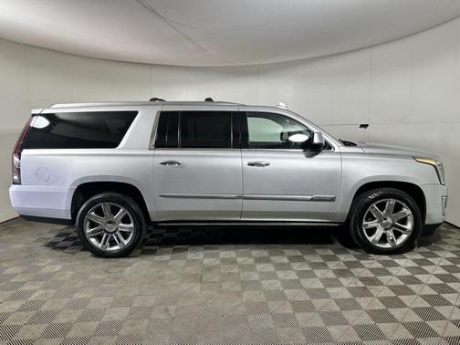 2017 Cadillac Escalade ESV Premium Luxury