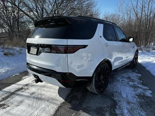 2023 Land Rover Discovery P300 S R-Dynamic