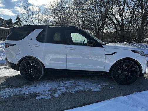 2023 Land Rover Discovery P300 S R-Dynamic