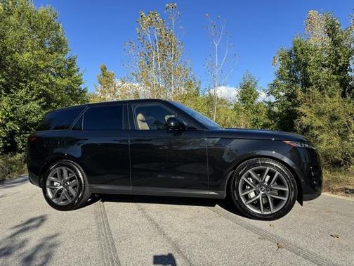 2025 Land Rover Range Rover Sport SE