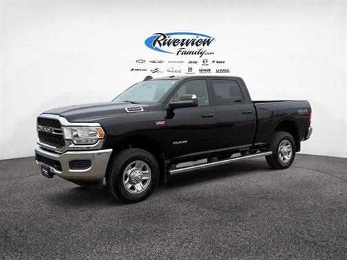 2022 RAM 2500 Tradesman Crew Cab 4x4 6'4' Box