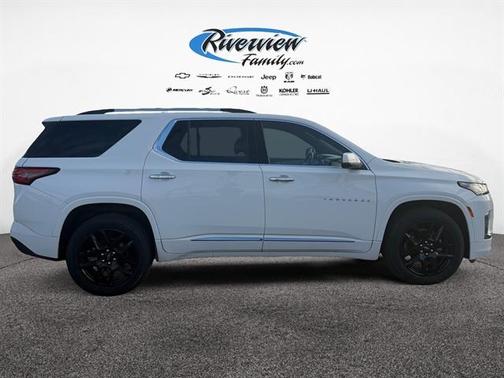 WHITE 2023 Chevrolet Traverse Premier