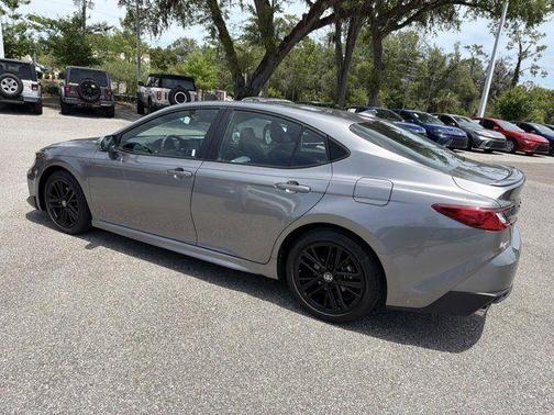 Metal 2025 Toyota Camry SE