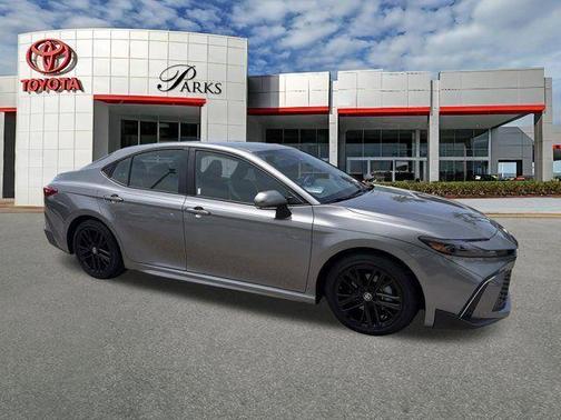 Metal 2025 Toyota Camry SE