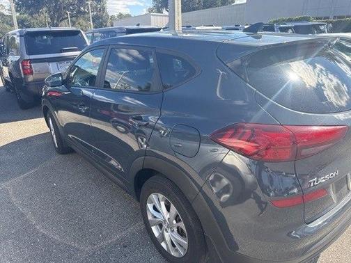2021 Hyundai TUCSON SE