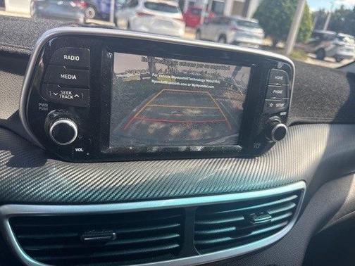 2021 Hyundai TUCSON SE