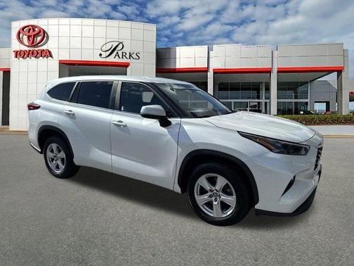 2023 Toyota Highlander LE