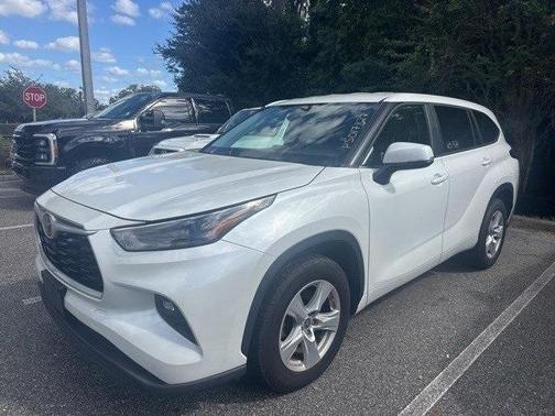 2023 Toyota Highlander LE