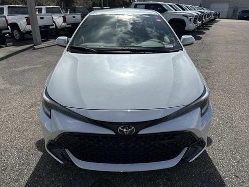 2025 Toyota Corolla Hatchback SE