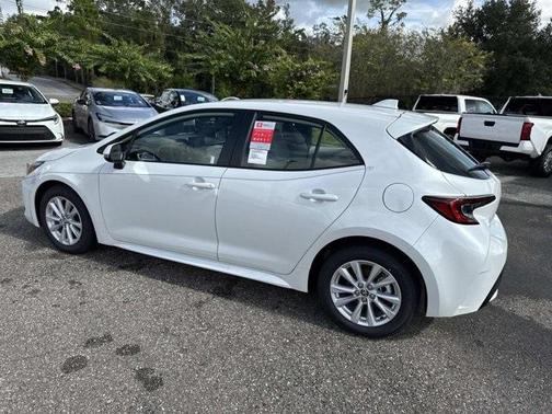 2025 Toyota Corolla Hatchback SE