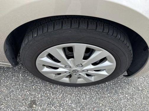 Silver Metallic 2014 Volkswagen Jetta SE