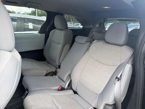 Midnight Black Metallic 2025 Toyota Sienna LE