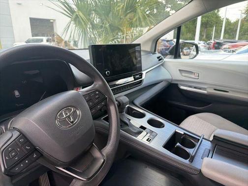 Midnight Black Metallic 2025 Toyota Sienna LE
