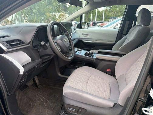 Midnight Black Metallic 2025 Toyota Sienna LE
