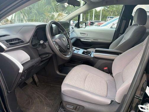 Midnight Black Metallic 2025 Toyota Sienna LE