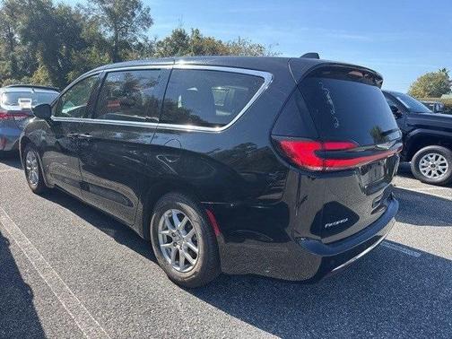 2024 Chrysler Pacifica Touring-L