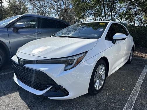 2025 Toyota Corolla Hatchback SE