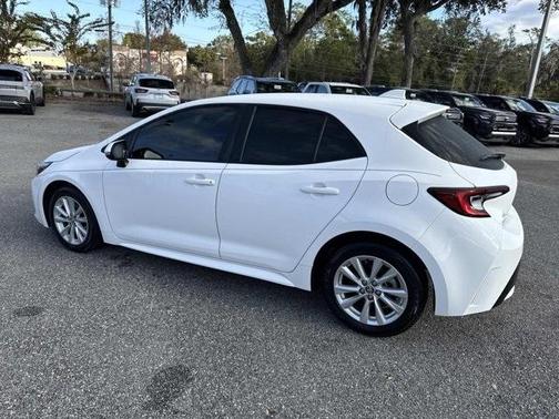 2025 Toyota Corolla Hatchback SE