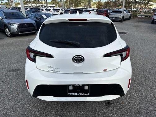 2025 Toyota Corolla Hatchback SE