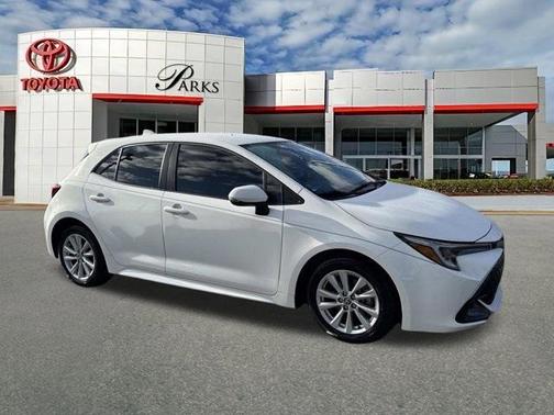 2025 Toyota Corolla Hatchback SE