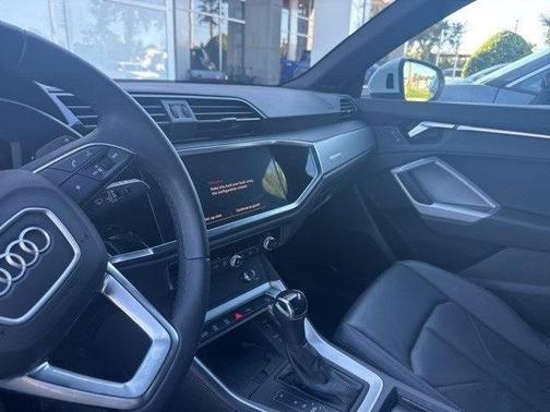 2024 Audi Q3 45 S line Premium
