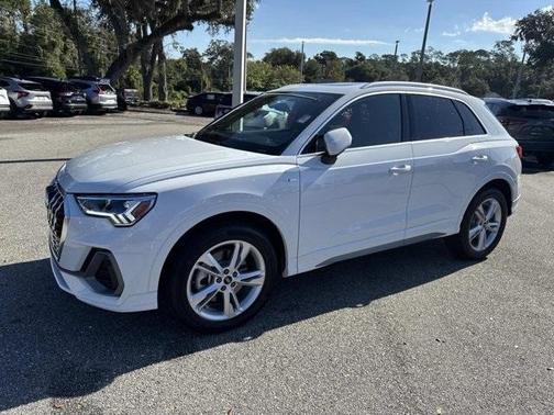 2024 Audi Q3 45 S line Premium