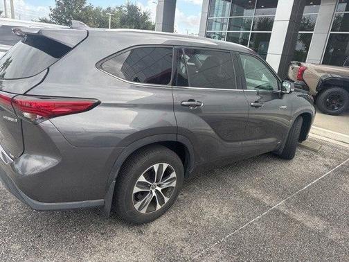 2020 Toyota Highlander Hybrid XLE