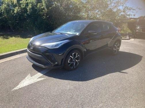 2022 Toyota C-HR XLE