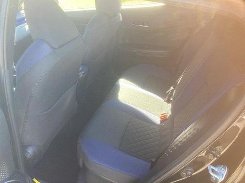 2022 Toyota C-HR XLE