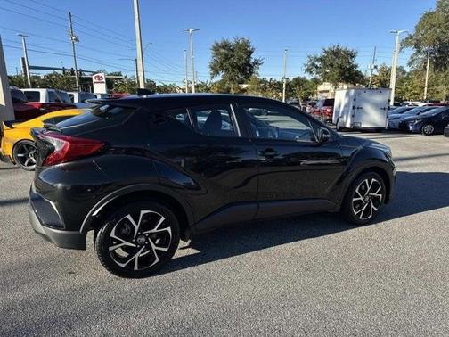 2022 Toyota C-HR XLE