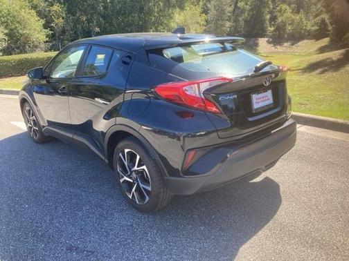 2022 Toyota C-HR XLE