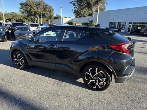 2022 Toyota C-HR XLE