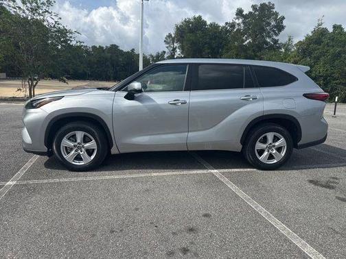 Celestial Silver Metallic 2023 Toyota Highlander LE