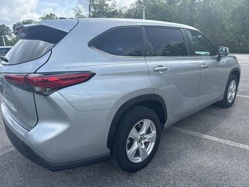 Celestial Silver Metallic 2023 Toyota Highlander LE