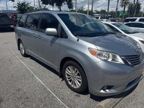 2014 Toyota Sienna XLE